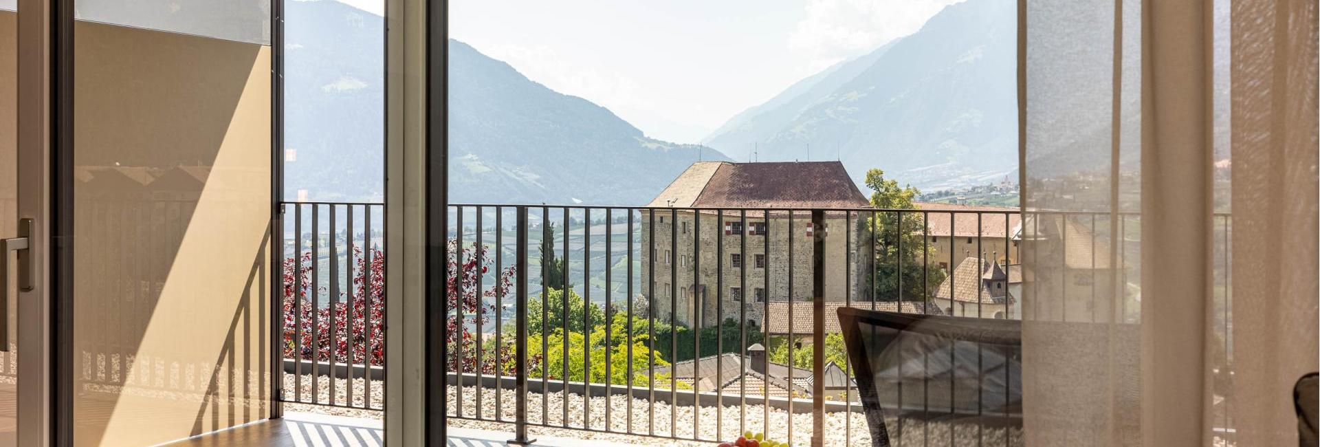 Balcony with a view on Schenna Castle